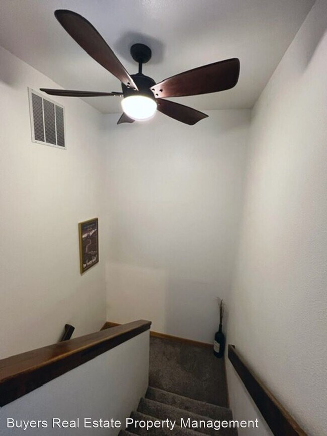 2 br, 2 bath House 3237 Wiley Post Loop