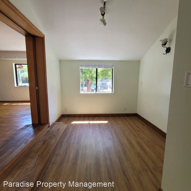 Building Photo - 4 br, 2 bath House - 917 Sunset Place