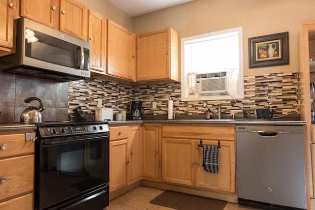 Building Photo - 4144 Cleveland Ave