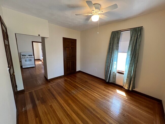 Living Room - 15 Mulberry St