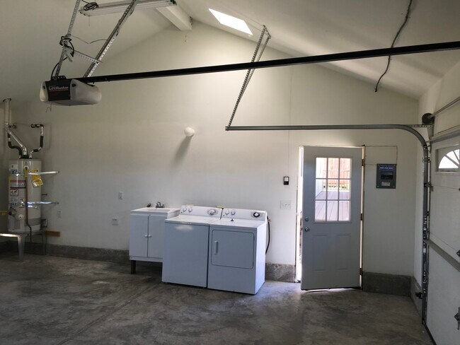 Building Photo - 14934 Bonner Ct