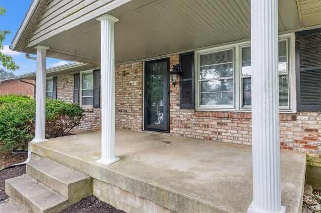 Building Photo - 228 Kenlock Dr