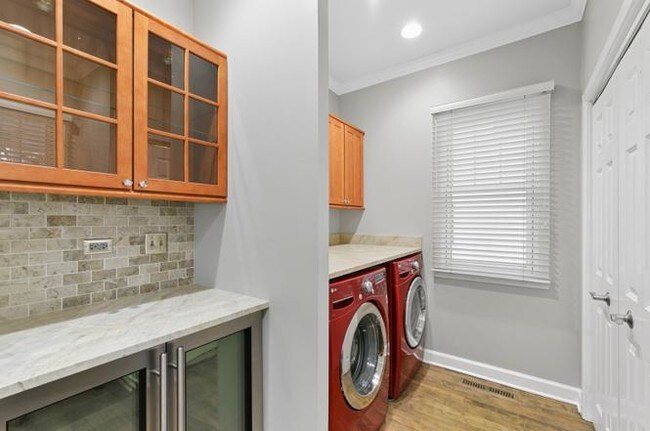 Foto del edificio - 1391 Edgewood Rd