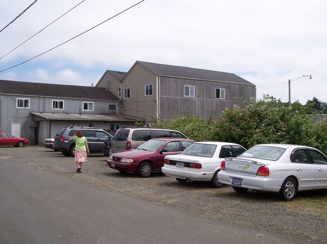 Primary Photo - 87 NE Harbor Ct