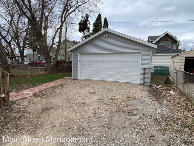 Foto del edificio - 2 br, 1 bath House - 512 School Ave.