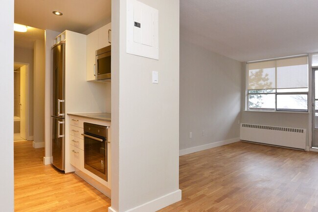 Photo du bâtiment - 407-230 Oak St