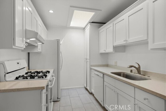 Foto del edificio - 2228 Warfield Ave