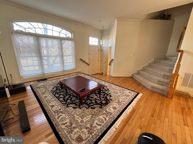 Foto del edificio - 8179 Skelton Cir