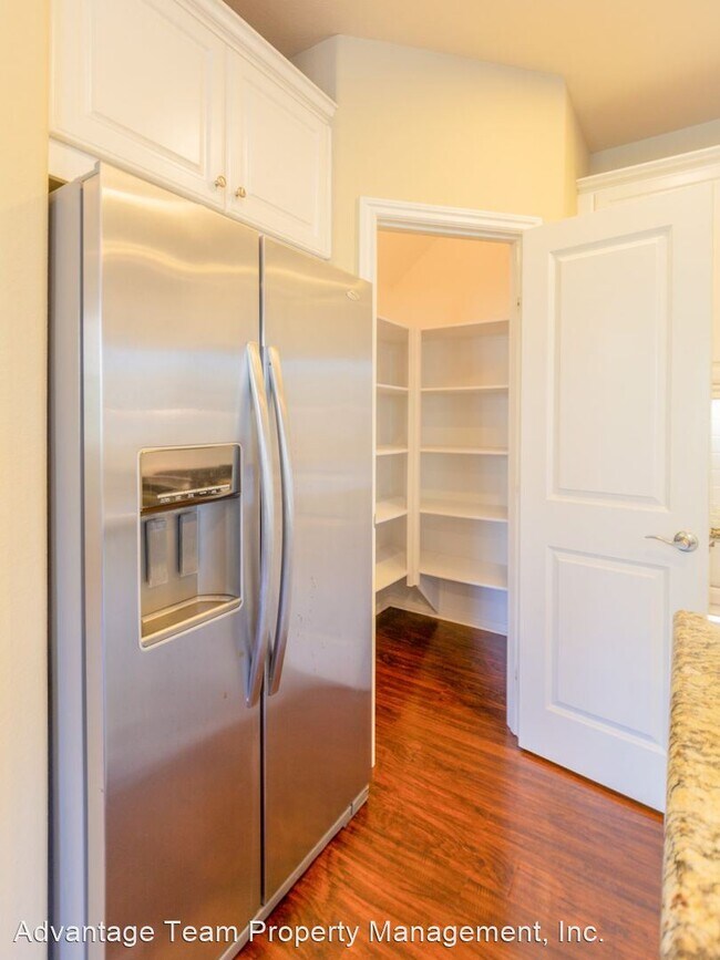 Building Photo - 3 br, 3.5 bath House - 2611 Rawhide Lane