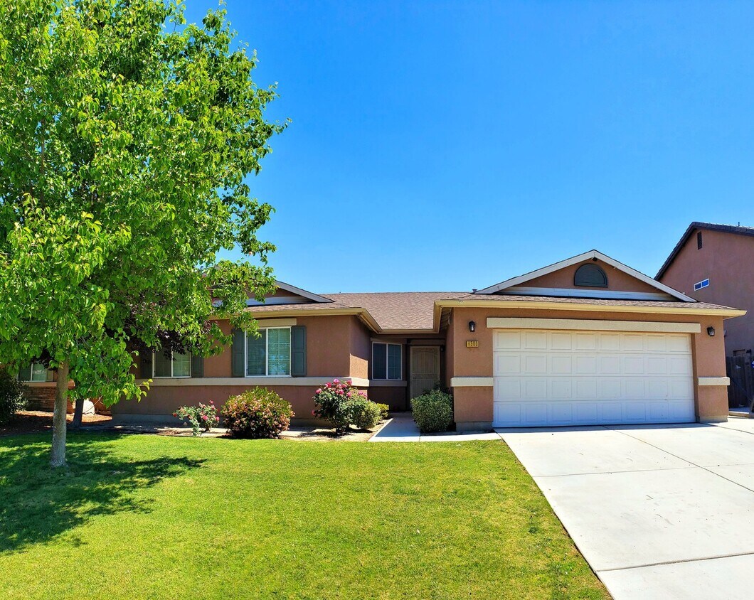 Primary Photo - Beautiful Southwest Home!