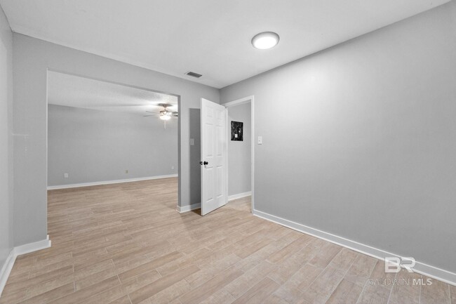Building Photo - 18618 Twin Beech Rd S
