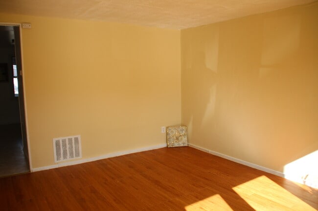 Building Photo - 2733 Rittenhouse Ave