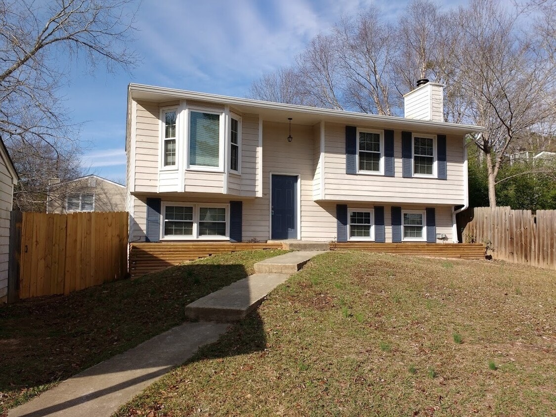 Primary Photo - 108 Grenoble Rd