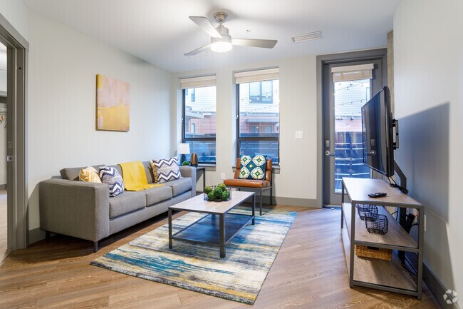 2HAB, 2BA - C, 907 ft² - The Yard