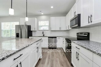 Building Photo - 6618 Riverview Dr