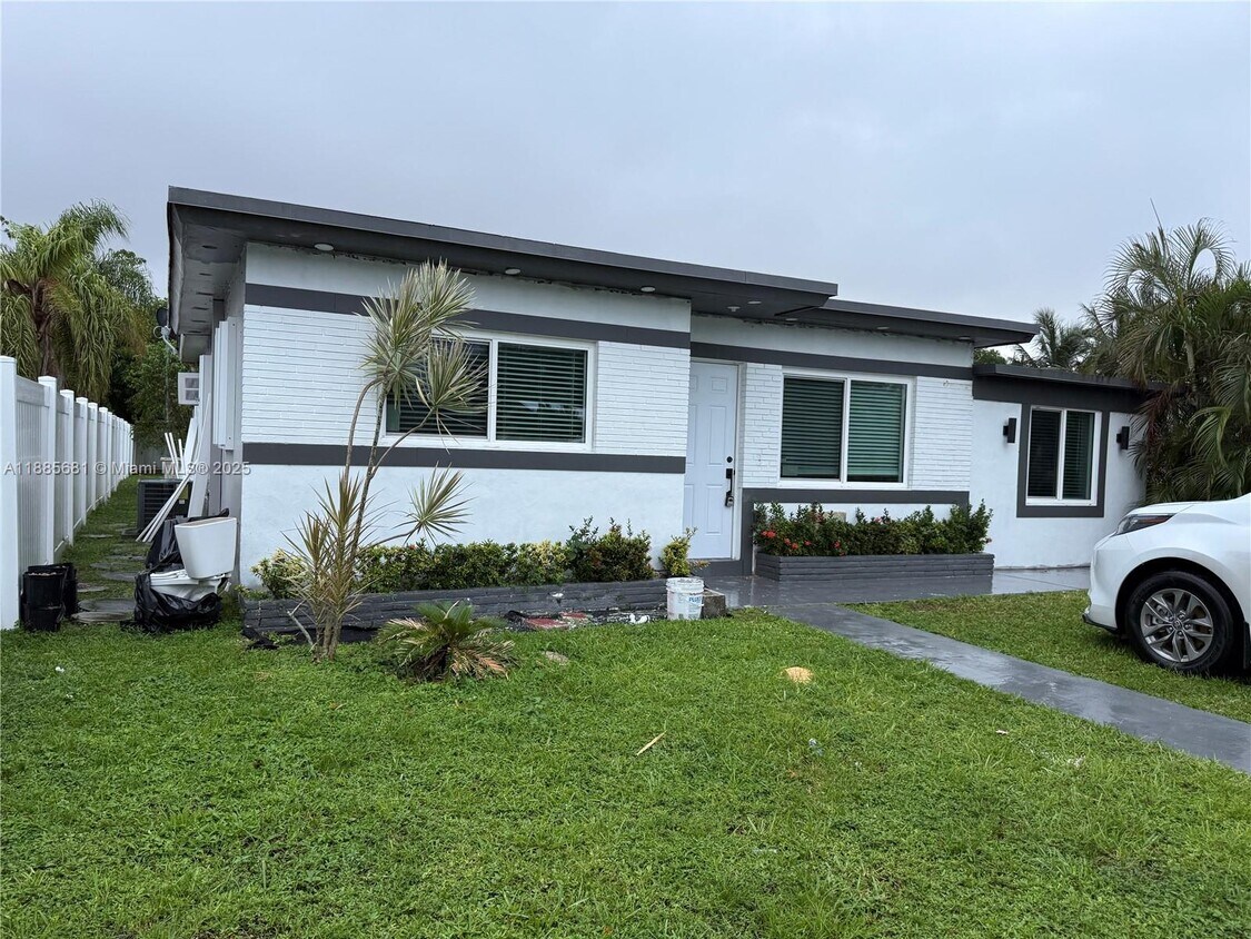Foto principal - 5634 Garfield St