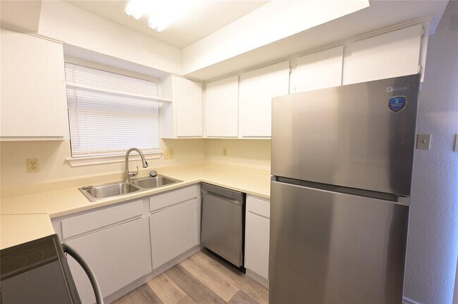 Building Photo - 916 Crockett St