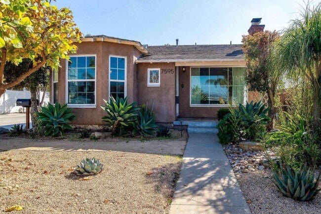 Foto del edificio - 7595 Saranac Ave