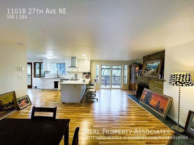 Building Photo - Spacious Remodeled Meadowbrook House  with...