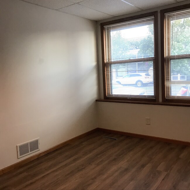 309 Plum St Unit 1, Red Wing, MN 55066 Room for Rent in Red Wing, MN