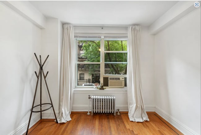 Building Photo - 200 W 108th St