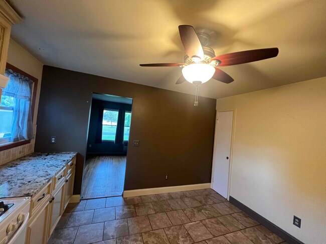 Building Photo - 48 Rayne Dr