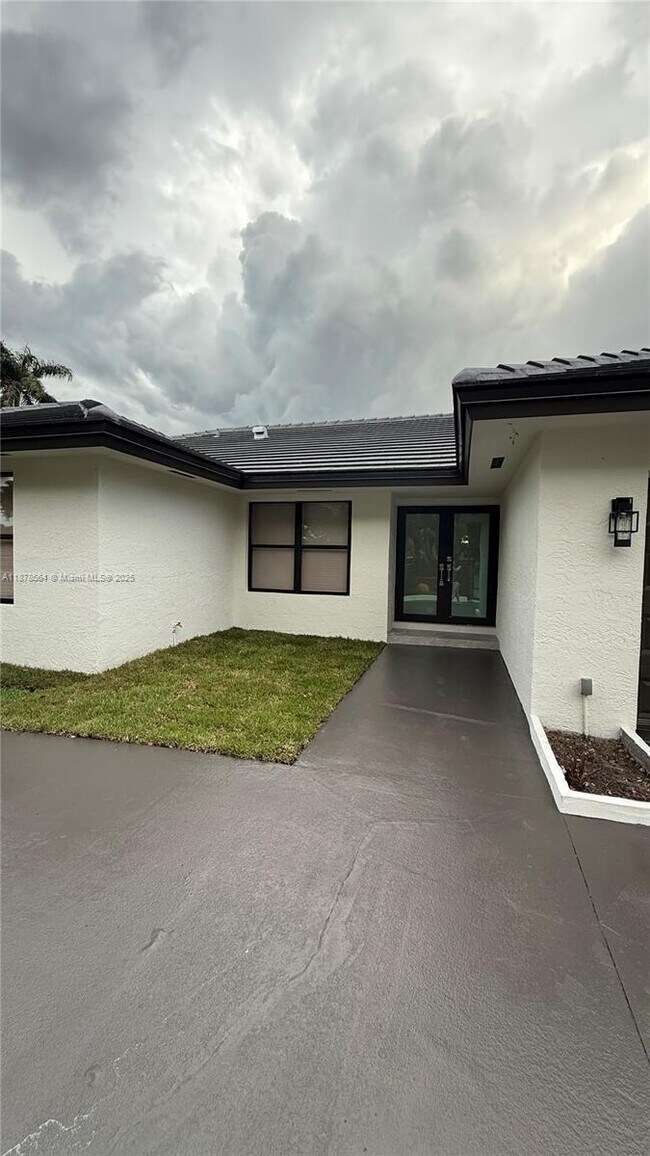 Foto del edificio - 215 NW 136th Ct