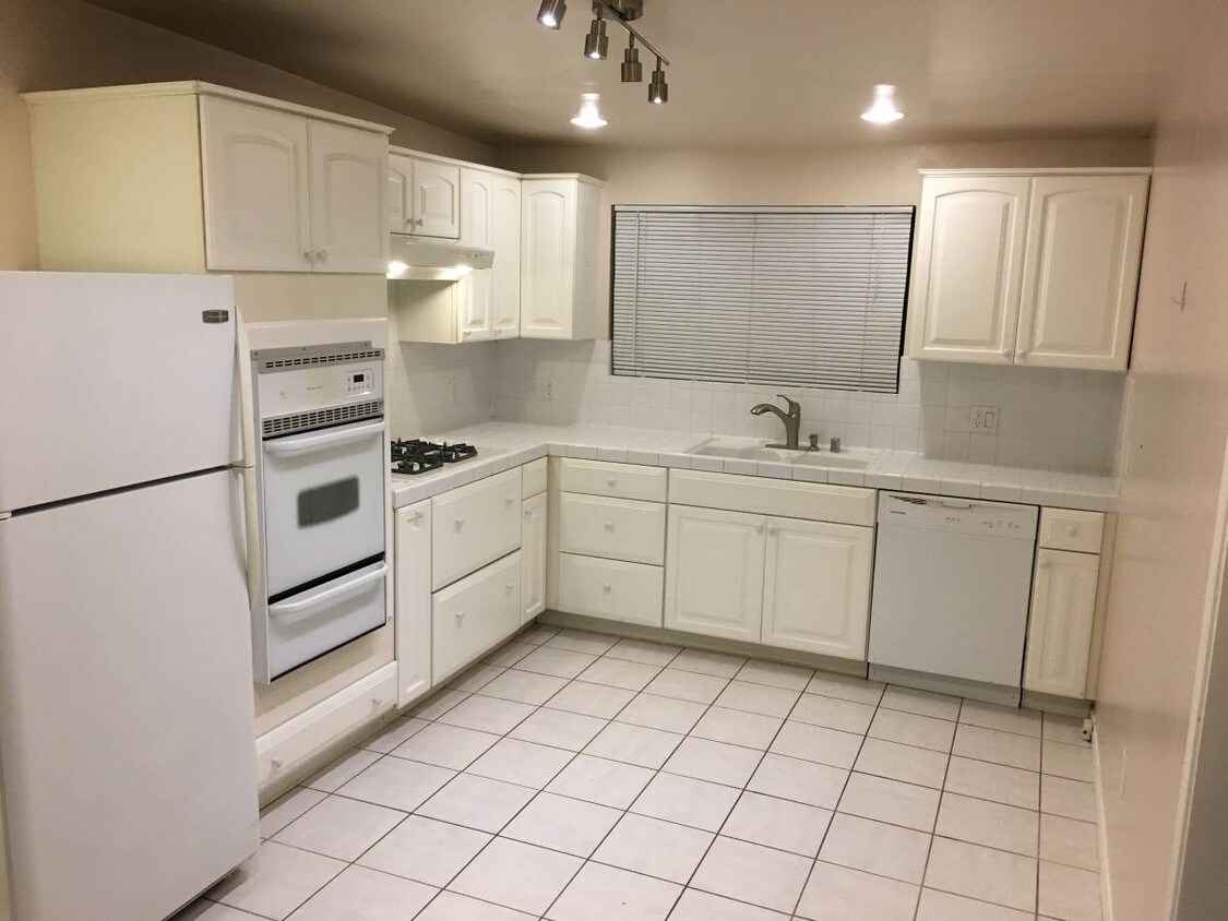 Kitchen - 18808 Stagg St