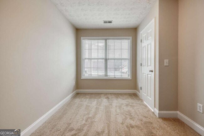 Foto del edificio - 453 Tara Commons Cir