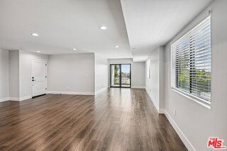 Foto del edificio - 819 E La Palma Dr