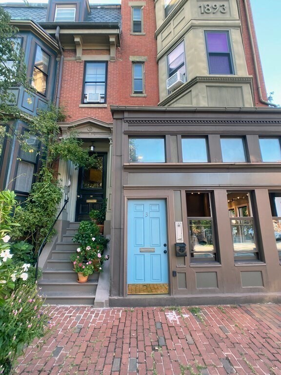 Building Photo - 131 Appleton St