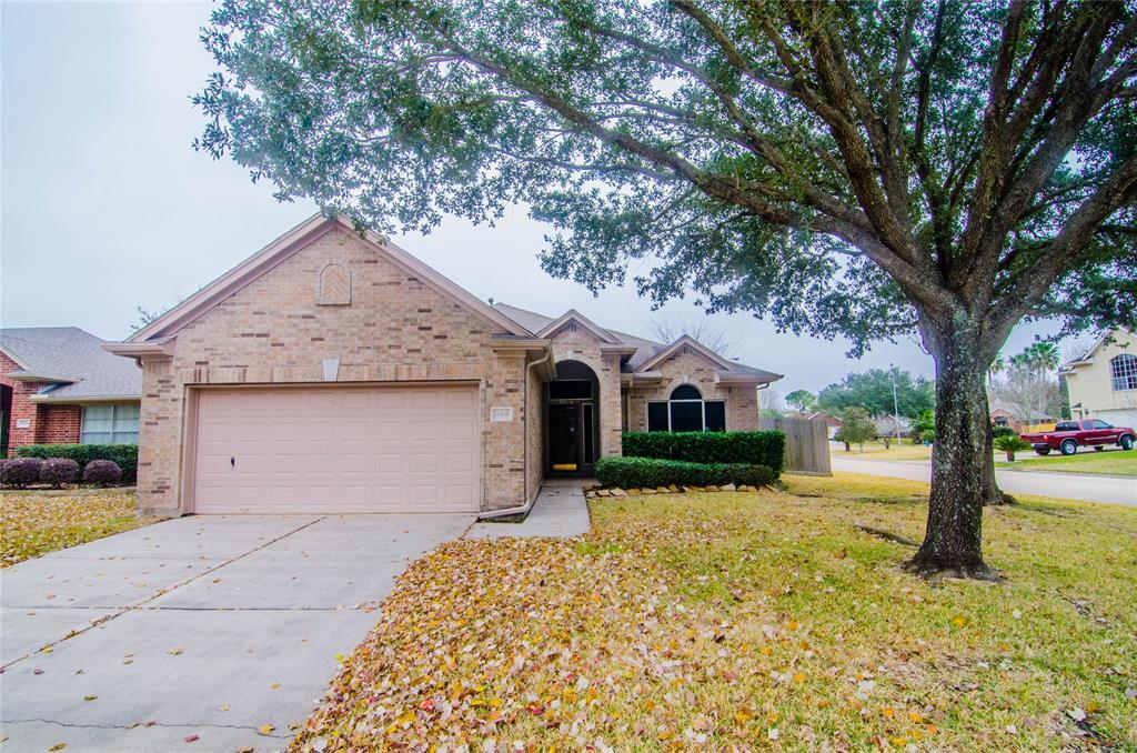 Foto principal - 14926 Lindenbrook Ln