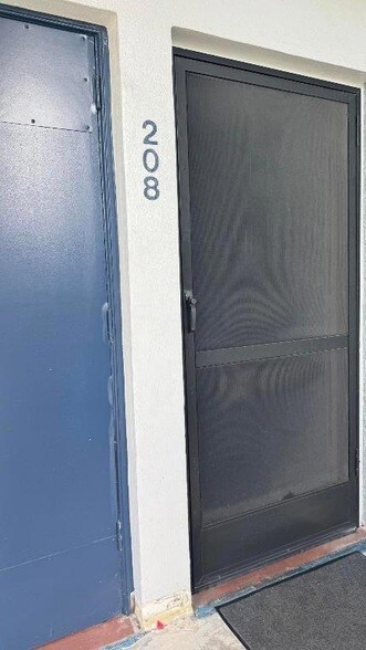 Foto del edificio - 4230 Deste Ct