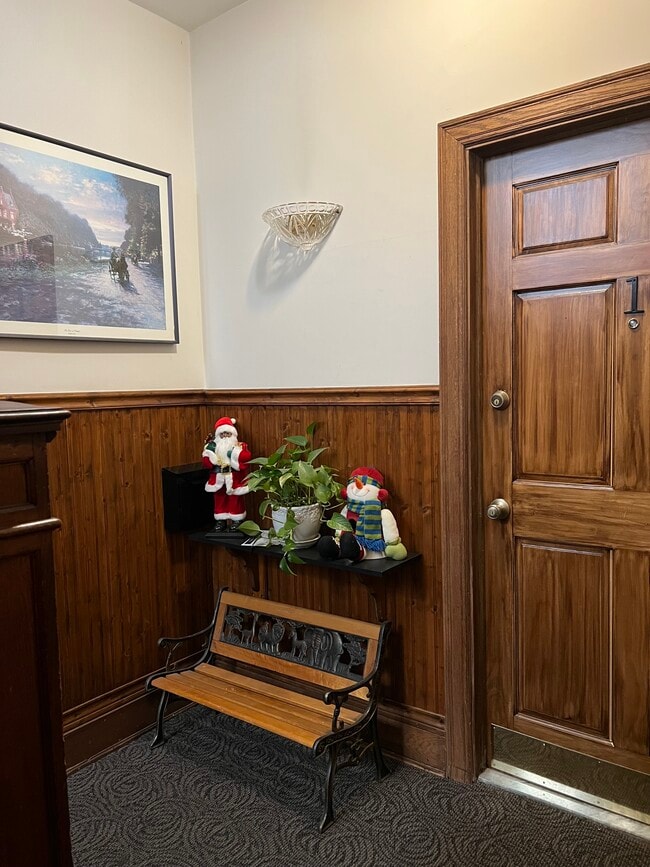 Common Area - 105 E Gowen Ave