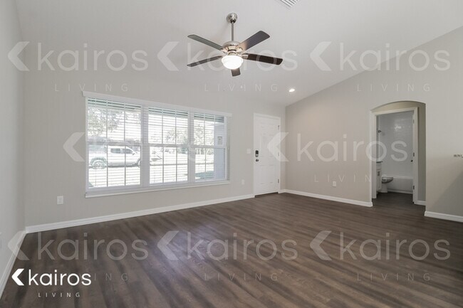 Building Photo - 5220 SE 137th Pl.