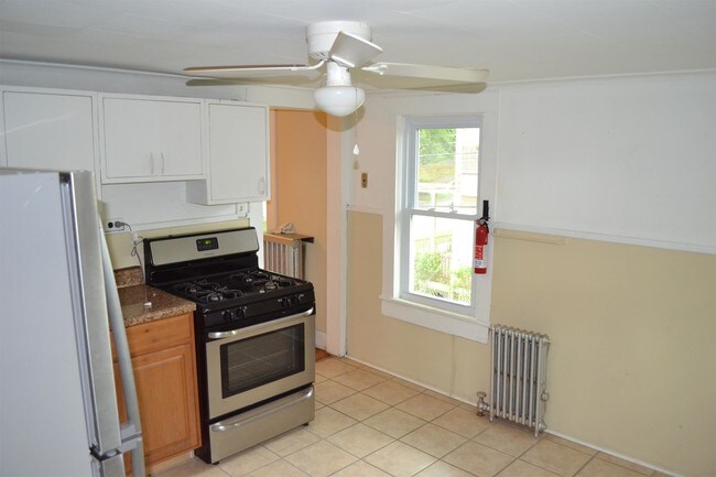 Building Photo - 1112 Delaware St