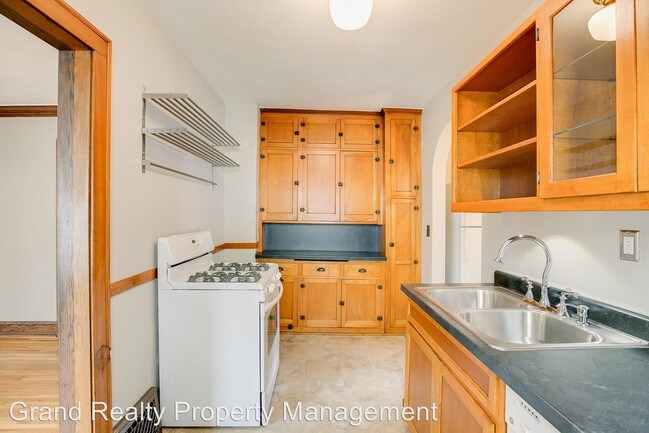 Foto del edificio - 3039 35th Ave S