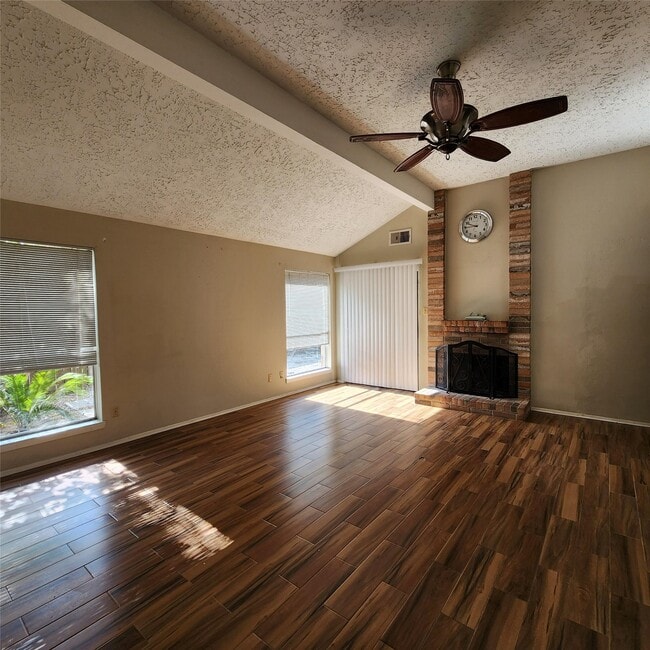 Building Photo - 6938 Foxbrook Dr