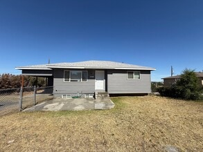Building Photo - 4245 Joann Dr NE