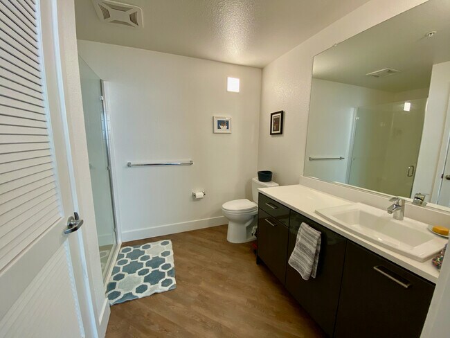 Bathroom - 3275 Peralta St