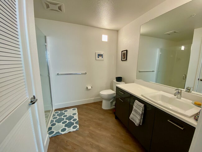 Bathroom - 3275 Peralta St