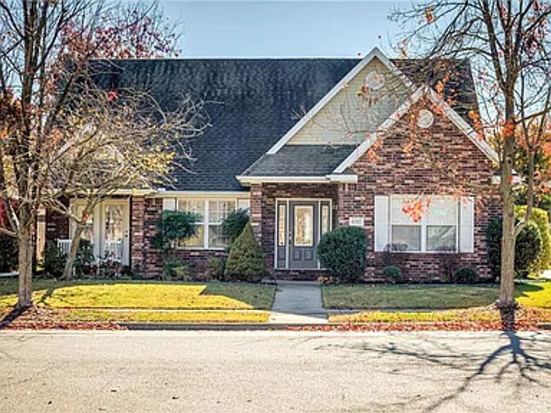 Available September 1st! 4 Bedroom, 3 Ful... - Available September 1st!  4 Bedroom, 3 Ful...