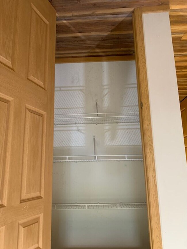 Foto del edificio - 724 Orchard Hill Rd