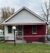 Building Photo - 738 E York Ave