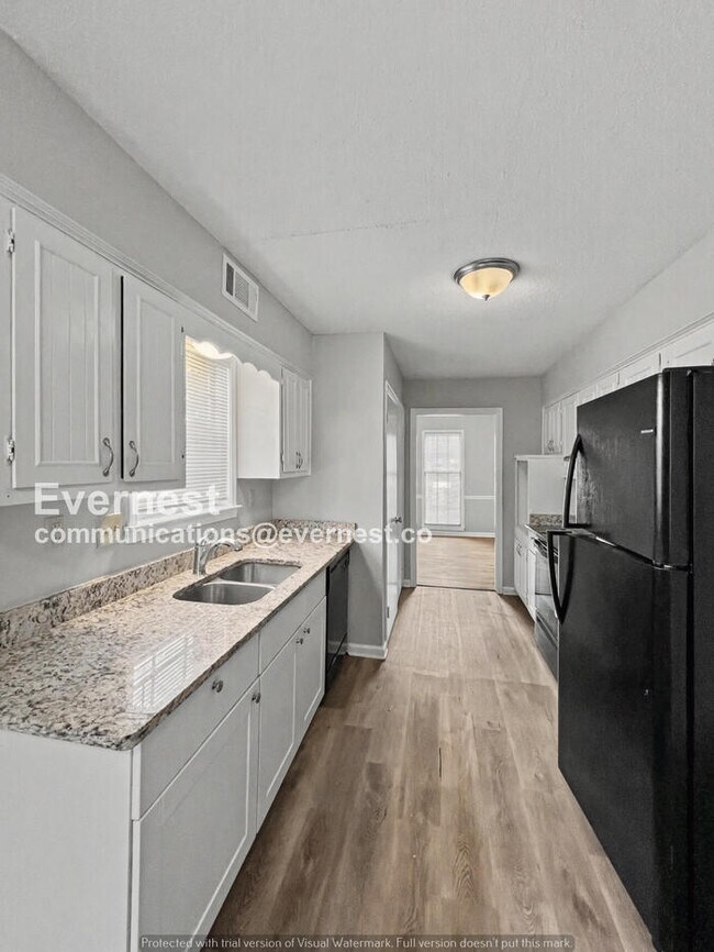 Foto del edificio - Limited Time Special Offer! / 4 Bed, 2 Bath Home with Carport / Pet-Friendly / Available Now!