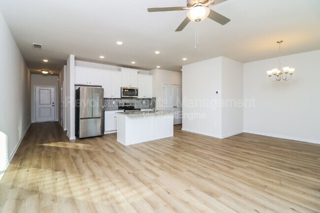 Building Photo - 1002 Merritt Dr