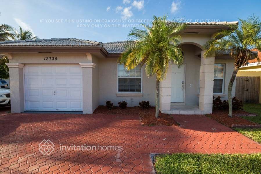 Foto principal - 12739 NW 11th Terrace