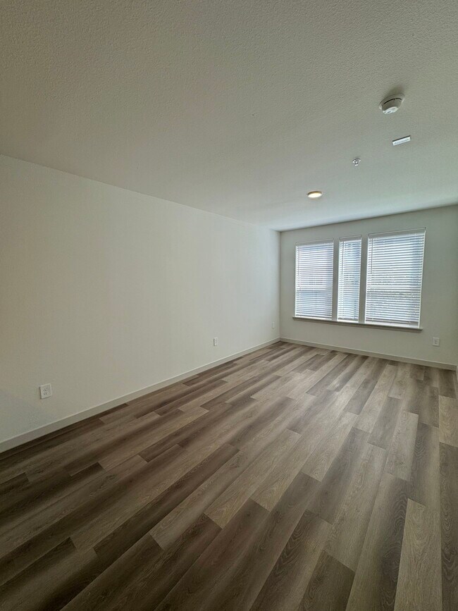 Building Photo - 4100 PGA Pkwy