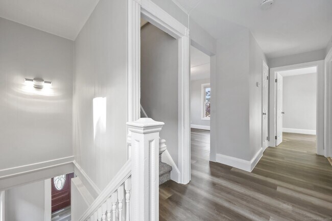 Foto del edificio - 37 Quintard Ave