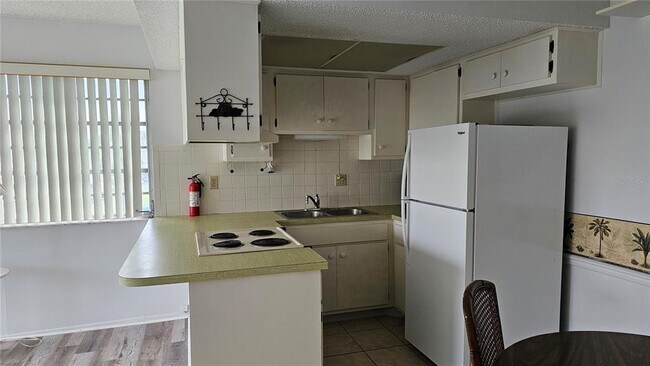 Foto del edificio - 4337 Tahitian Gardens Cir